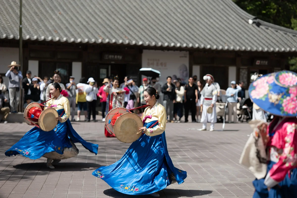 Yongin Folk Village Parade2